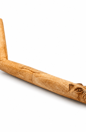 Tepi Artesanal em Palo Santo com Entalhe de Jaguar – 22 cm TPS1